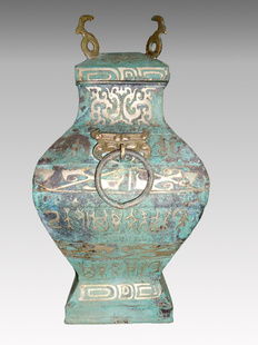 礼赠之道，艺韵传情——浅谈礼品工艺品的文化价值与现代应用