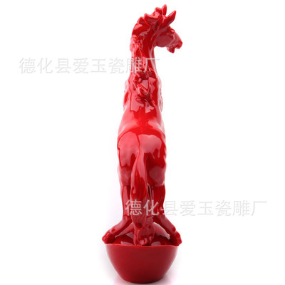 马到功成，艺韵传家——探索德化陶瓷马工艺品的艺术魅力与商业价值